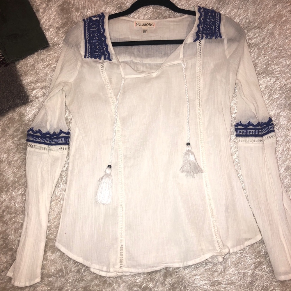 White and dark purple long sleeve top